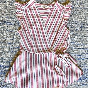 Cute dressy top size M